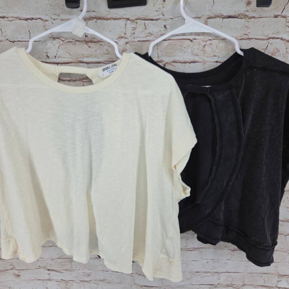 Set Of Double Zero Crop Tops Size Medium Oversized Cream And Black Short Sleeve